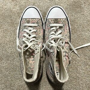 Printed converse hi top size 11 women’s